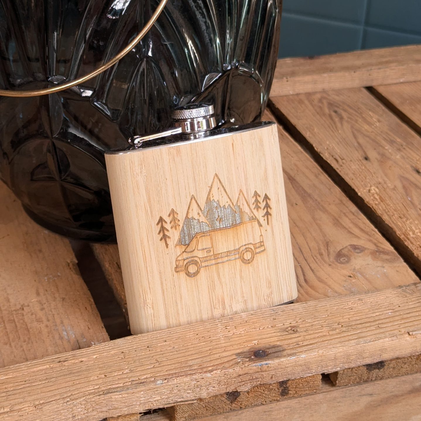 Flasque à alcool en métal et bambou - Road trip